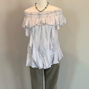 Max Studio white and gray ruffled top M